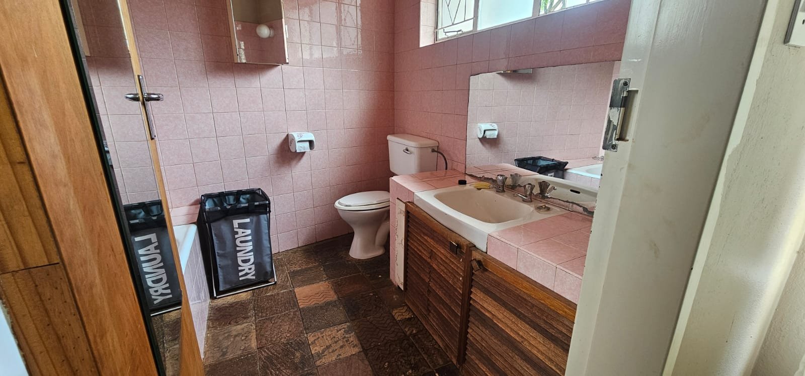 WhatsApp Image 2025-11-08 at 10.06.53 (1)