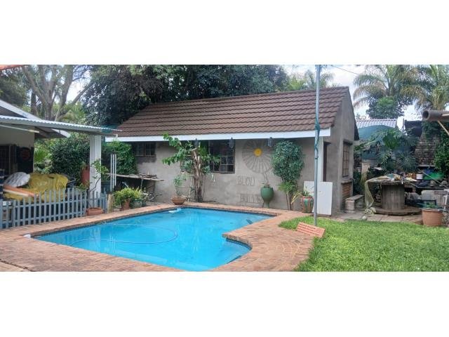 full house with pool