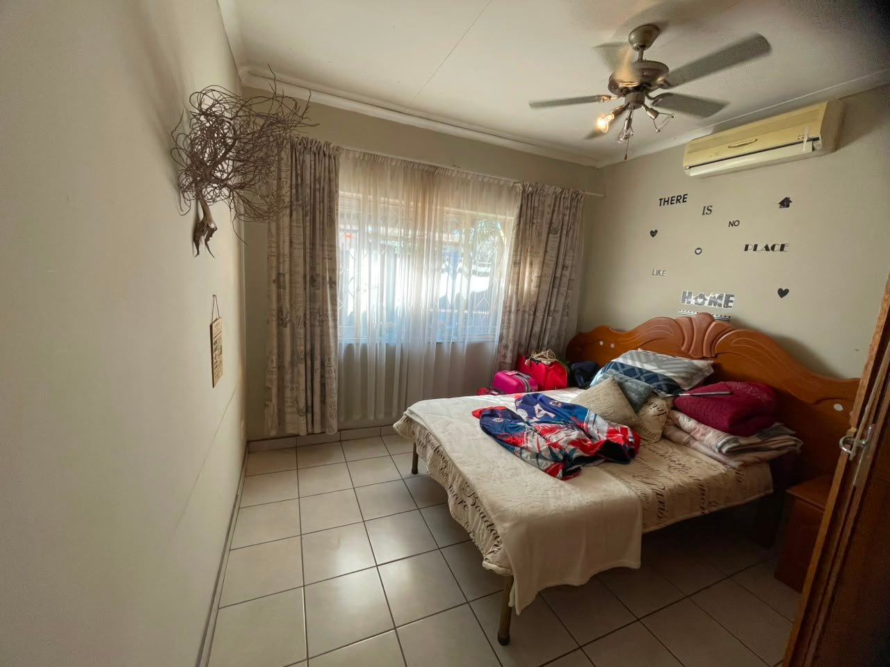 5 Rietbok bedroom2